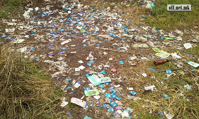 "Гробишта на куртони", онаму позади бензиската кај МРТВ