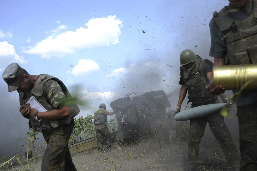 Украинската артилерија за време на борбите околу Первомајск во близина на Луганск