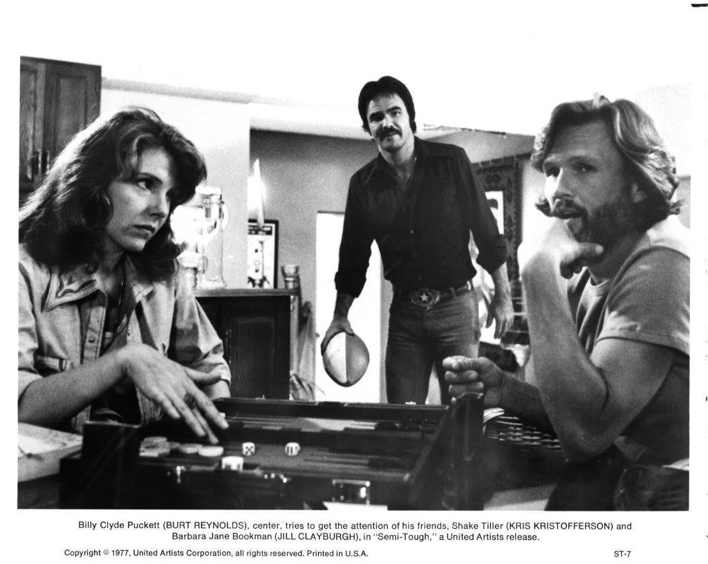Со Џил Клејбург и Крис Кристоферсон во 'Semi-Tough', 1977.