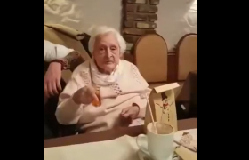 Старата ја мавна флешбек