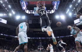 Фасцинантно забивање за победа и за паметење