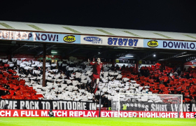 Навивачите на Абердин со парола го закачнаа Бојан Миовски