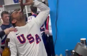 Директорот на ФБИ непримерно славел со хокеарите на САД