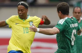 Роналдињо со прејака асистенција до Адријано