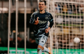 Фудбалер на Ајакс го повтори славниот гол на Ибрахимовиќ