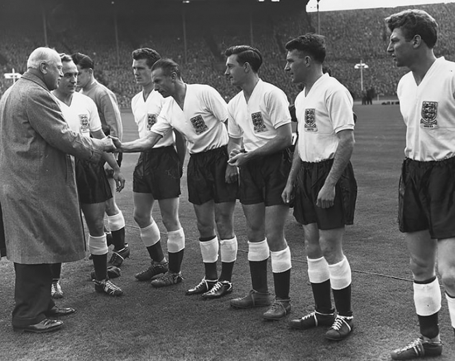 Еден од првите дресови на Умбро за Англија од 1954 до 1957